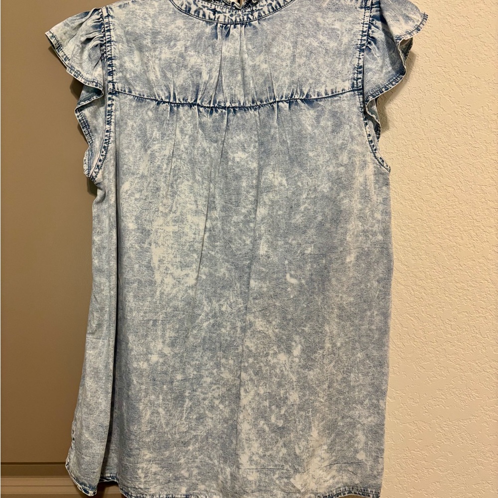 Doe & Rae Blue Button Down Cap Sleeve Top - Picture 3 of 3